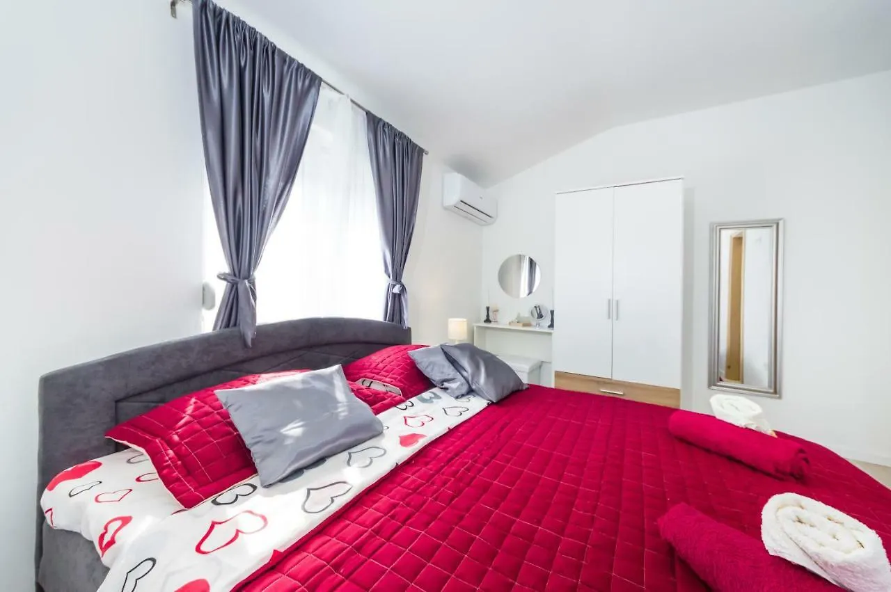 Apartments Maras Zadar 0*,  Croatia