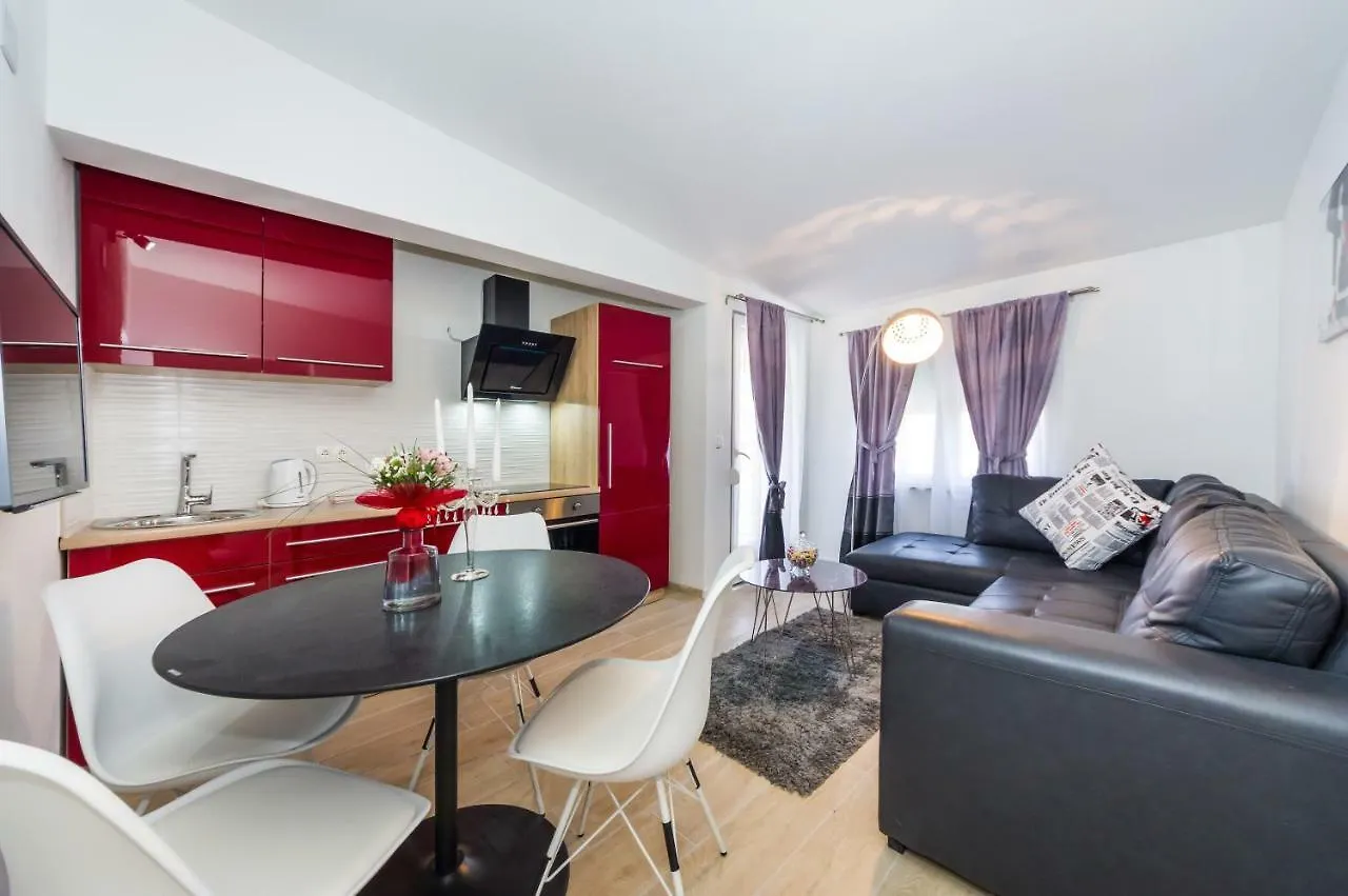 Apartments Maras Zadar 0*,